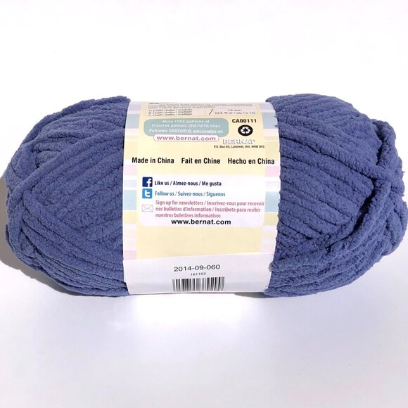 Bernat Baby Blanket Yarn in Baby Denim 03115 Super Bulky 6 Gauge 100 g 3.5 oz - Picture 5 of 7